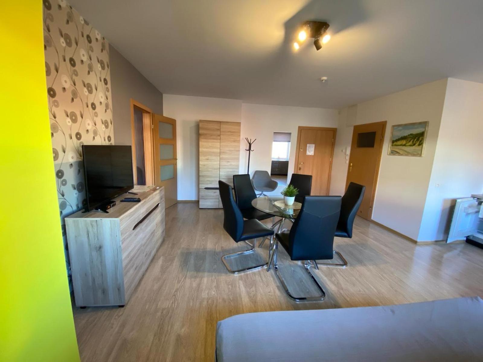 Apartamenty Edk Еленя-Гура Экстерьер фото