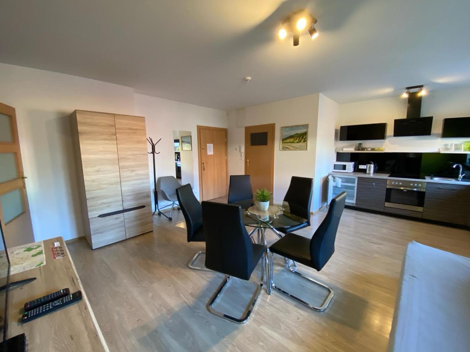 Apartamenty Edk Еленя-Гура Экстерьер фото