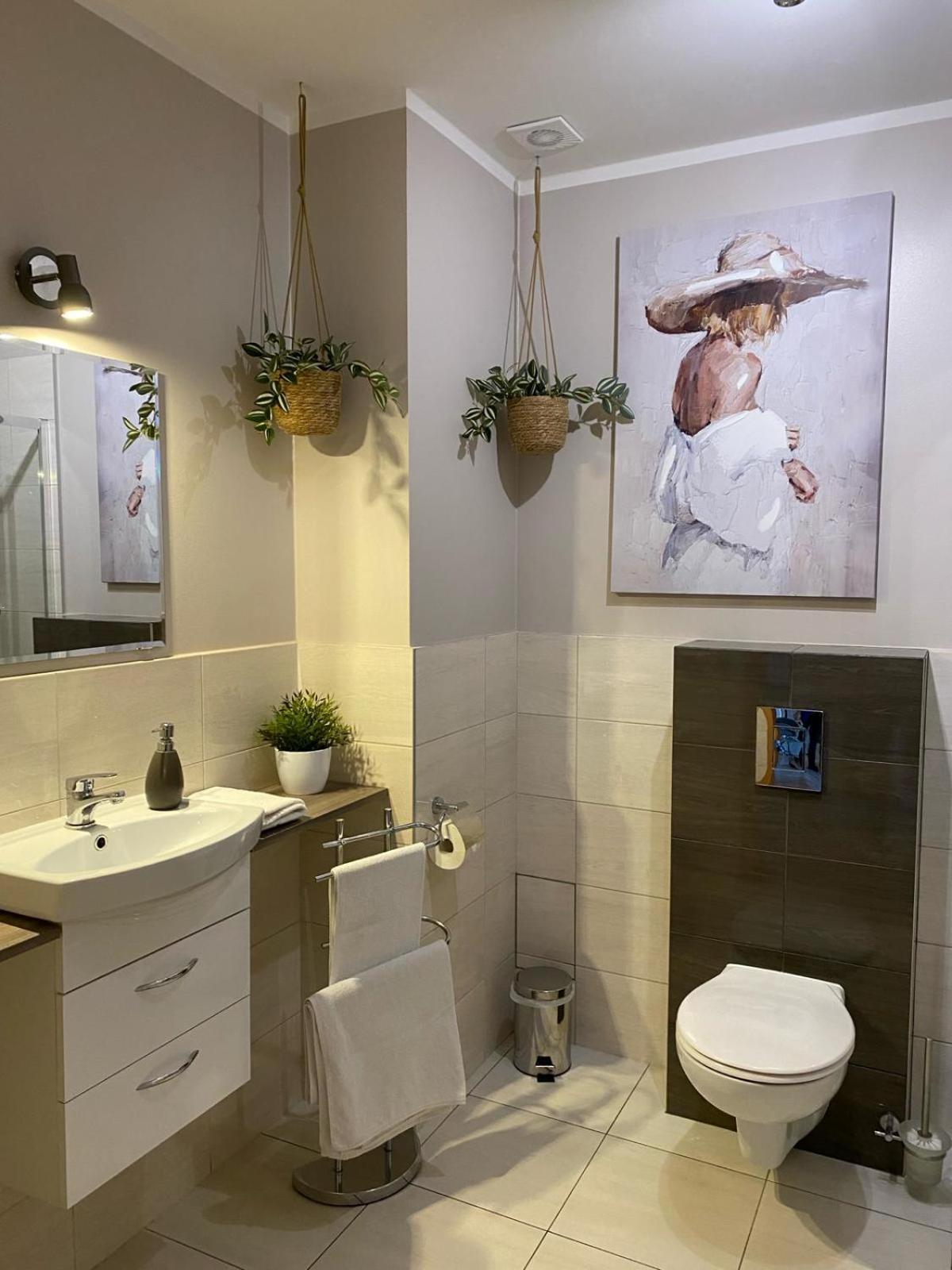 Apartamenty Edk Еленя-Гура Экстерьер фото